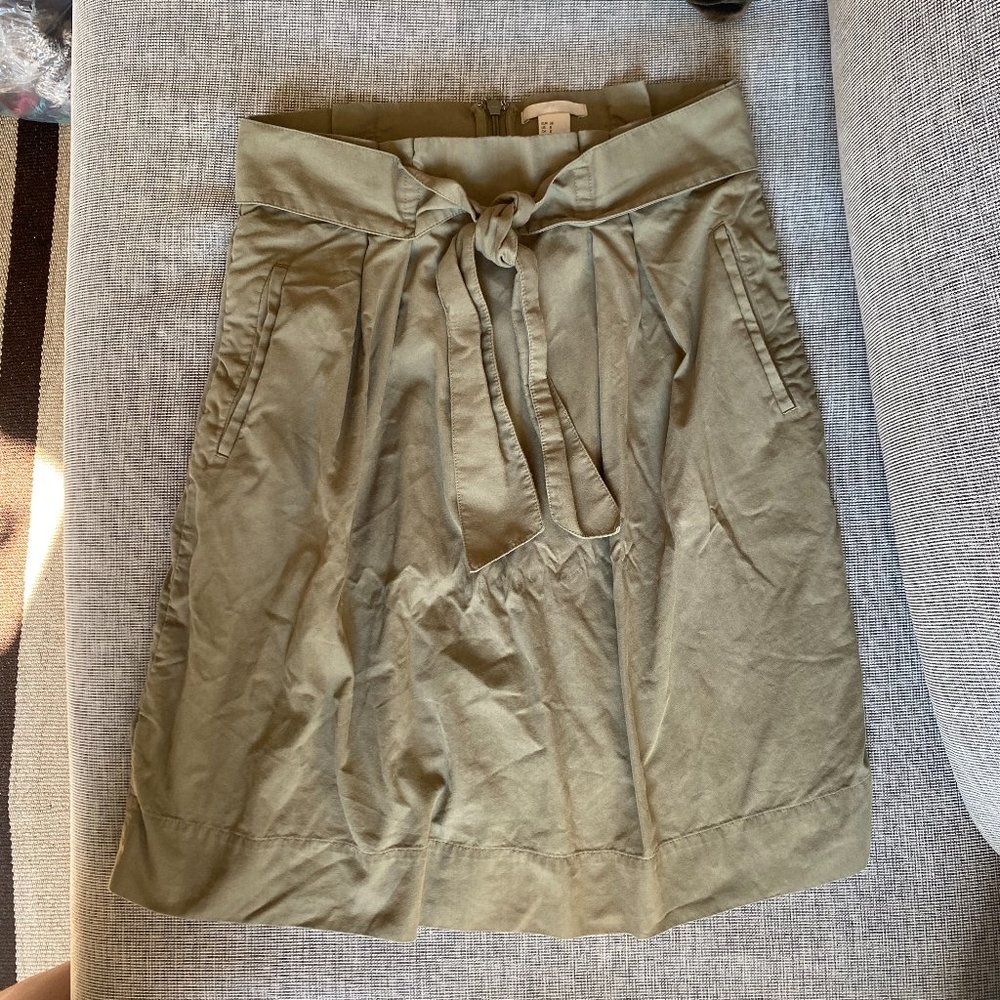 Green high waisted H&M skirt